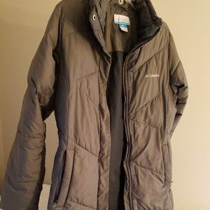 Columbia Womens size S Mid length Puffer Coat
